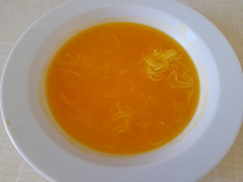 Polévka dýňová s&nbsp;nudlemi